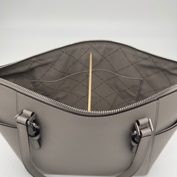 Michael Kors Charlotte Bag with Double Zip… - Picture 6 of 14